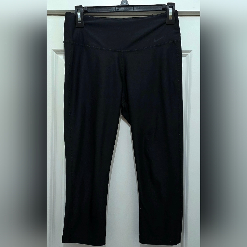 Nike Capri Black Leggings